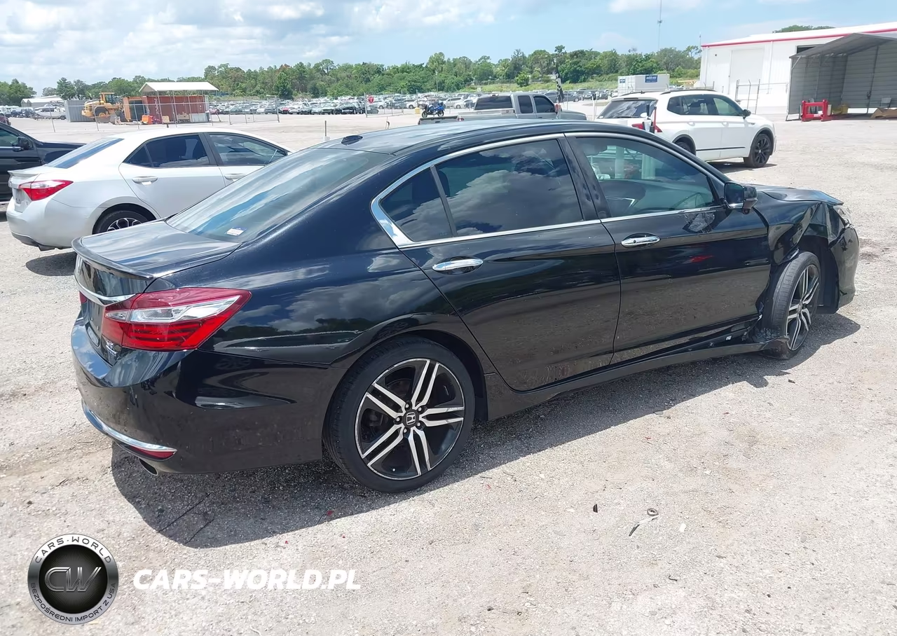2017 Honda Accord Touring V6 VIN:1HGCR3F98HA012107 - 4
