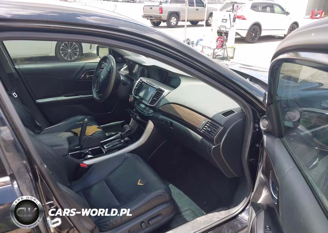 2017 Honda Accord Touring V6 VIN:1HGCR3F98HA012107 - 5