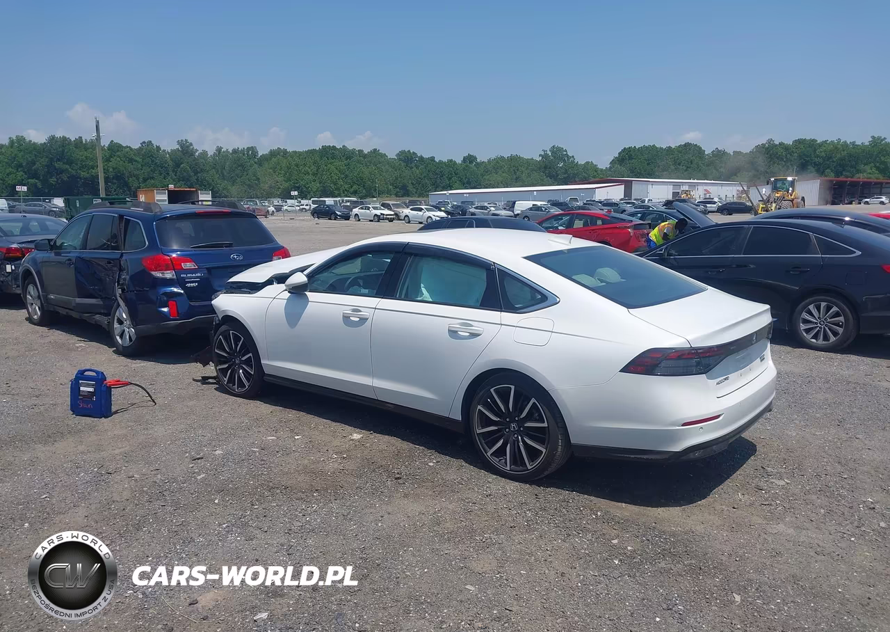 2023 Honda Accord Hybrid Touring VIN:1HGCY2F84PA018201 - 3