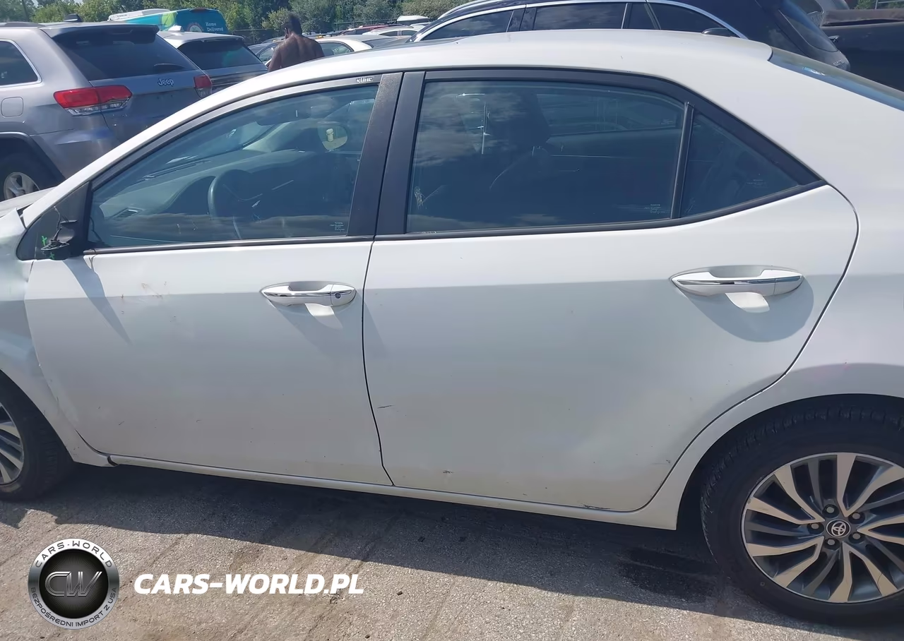 2017 Toyota Corolla Xle VIN:5YFBURHE2HP586509 - 14