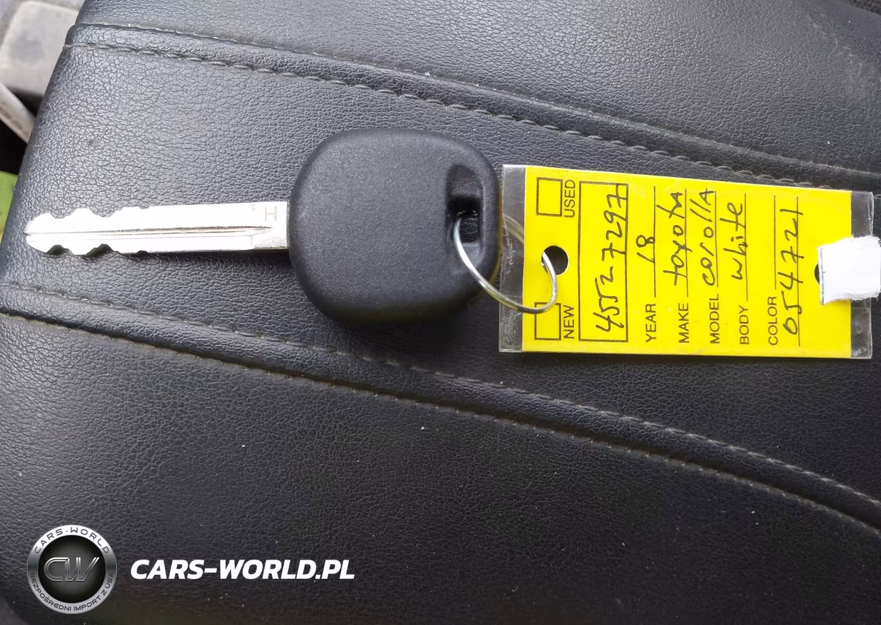 2018 Toyota Corolla Le VIN:2T1BURHE6JC054721 - 11