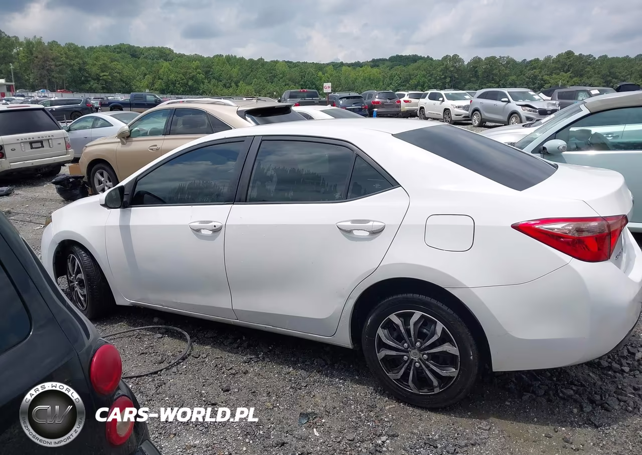 2018 Toyota Corolla Le VIN:2T1BURHE6JC054721 - 14