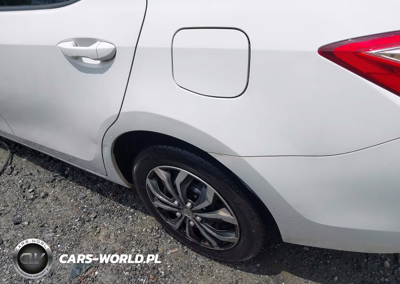 2018 Toyota Corolla Le VIN:2T1BURHE6JC054721 - 17