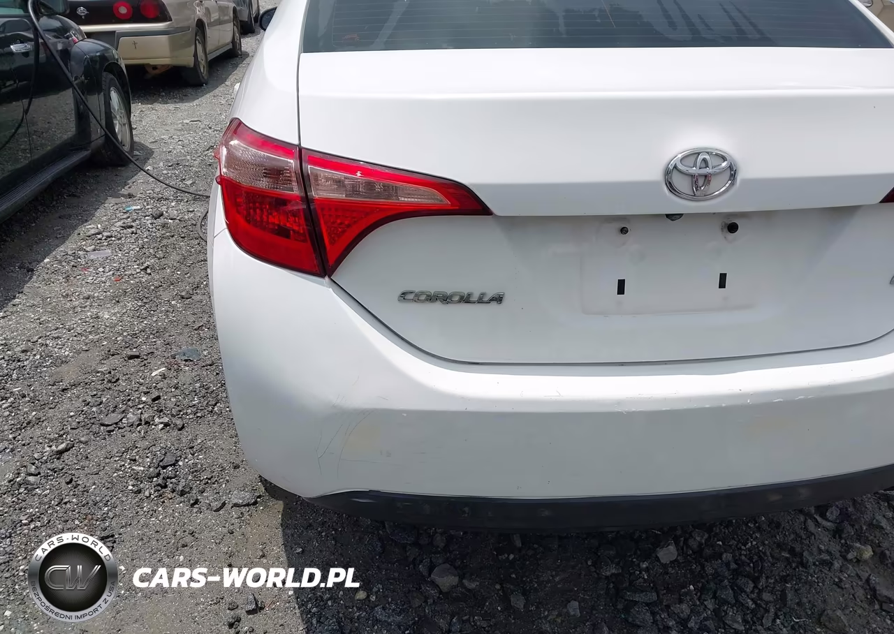 2018 Toyota Corolla Le VIN:2T1BURHE6JC054721 - 18