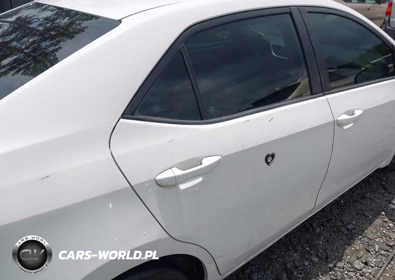 2018 Toyota Corolla Le VIN:2T1BURHE6JC054721 - 19