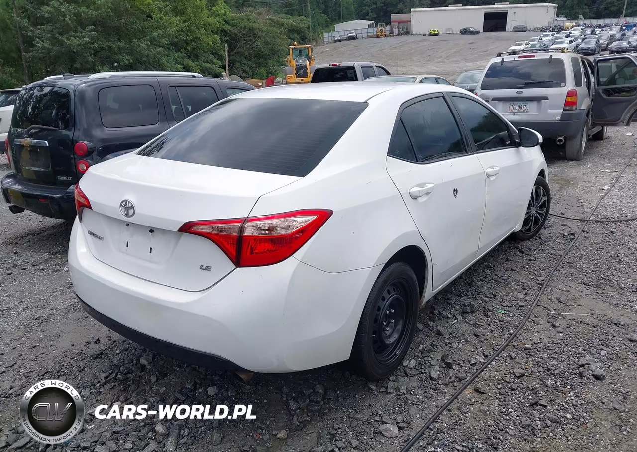 2018 Toyota Corolla Le VIN:2T1BURHE6JC054721 - 4