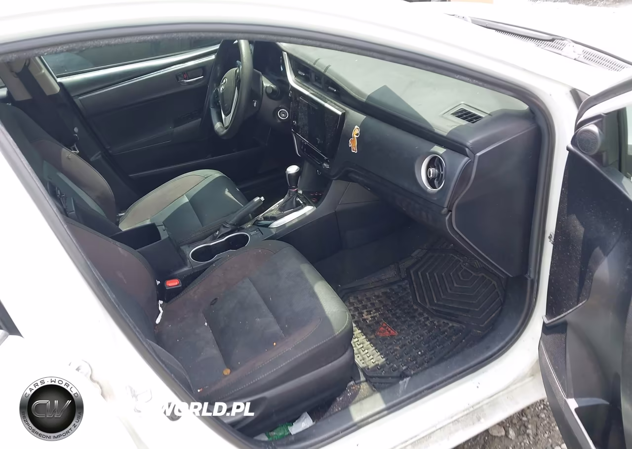 2018 Toyota Corolla Le VIN:2T1BURHE6JC054721 - 5