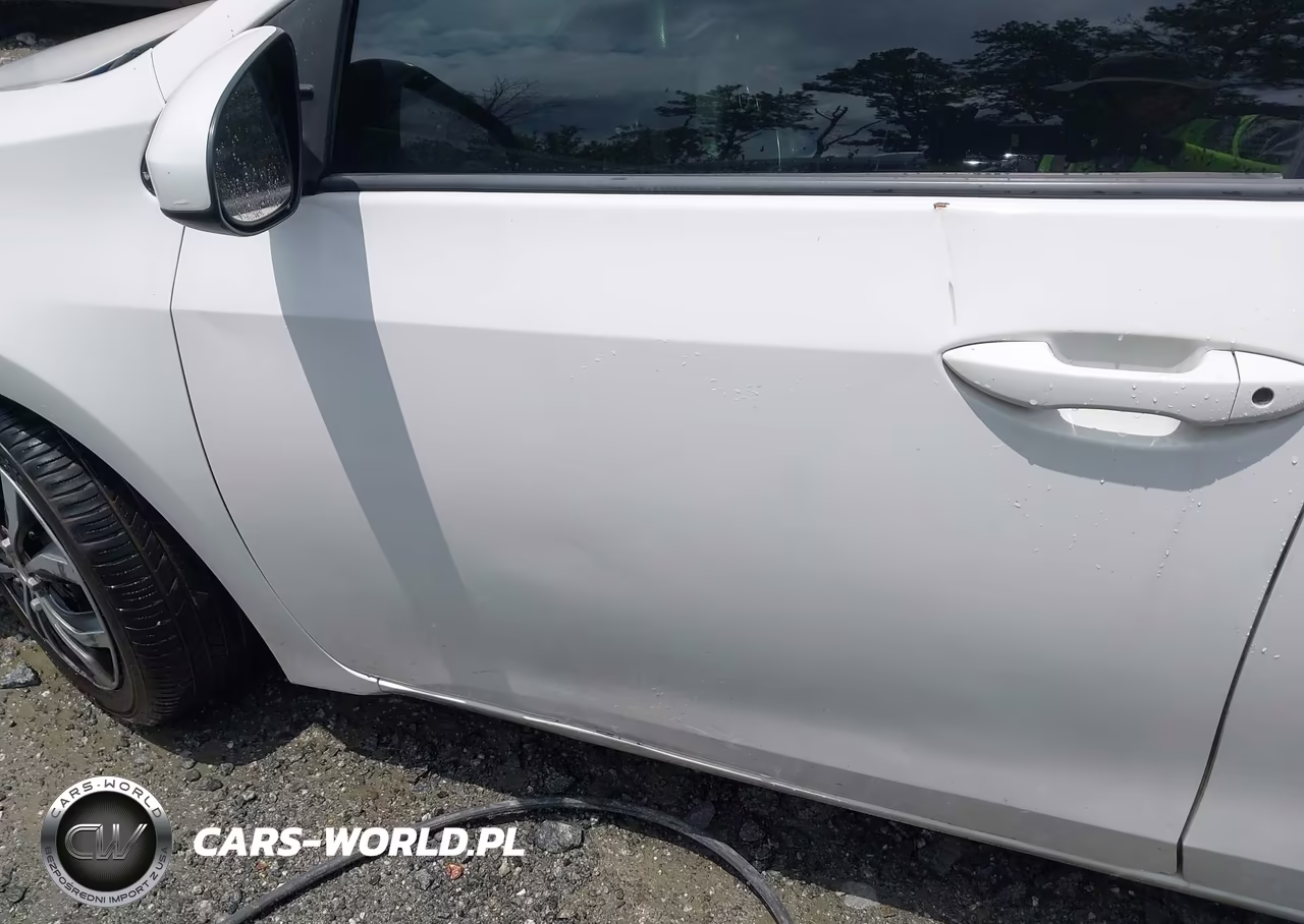 2018 Toyota Corolla Le VIN:2T1BURHE6JC054721 - 6
