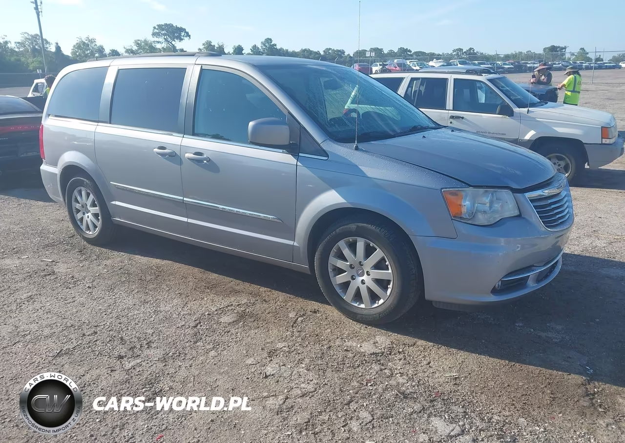 2016 Chrysler Town & Country Touring – zdjęcie 1 z 16