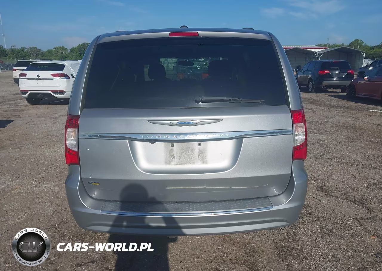 2016 Chrysler Town & Country Touring VIN:2C4RC1BG9GR188936 - 16