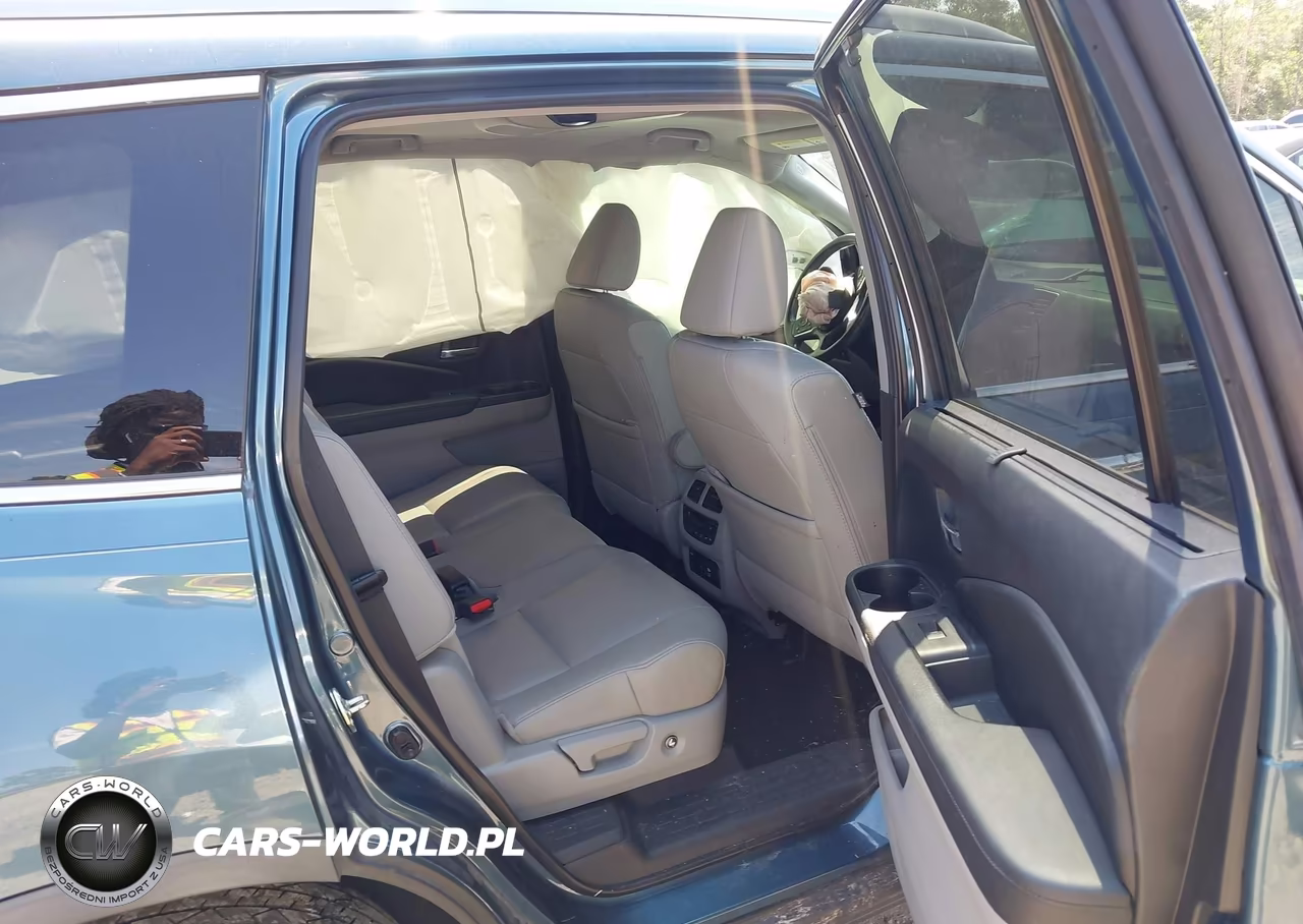 2019 Honda Pilot Touring VIN:5FNYF5H93KB027330 - 8