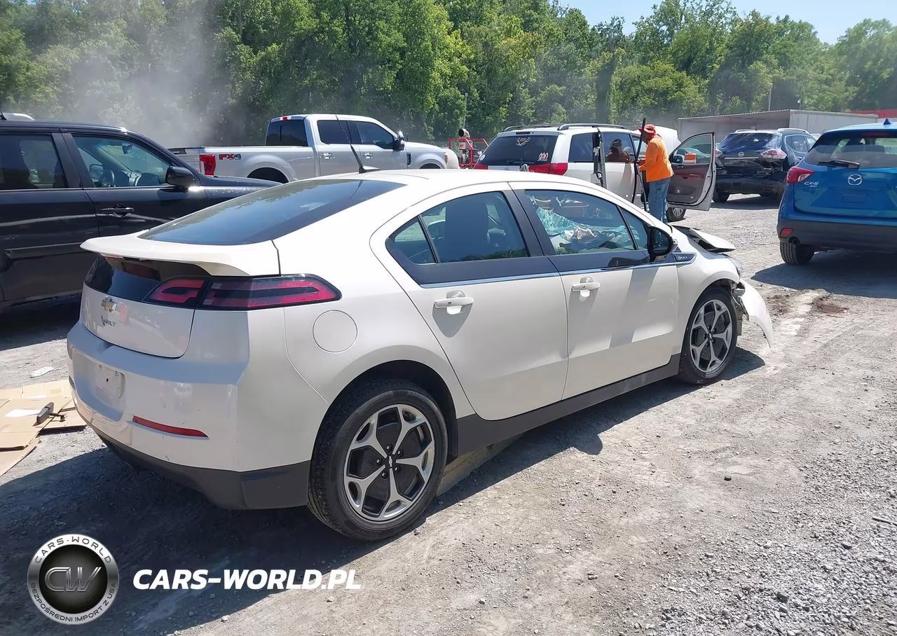 2014 Chevrolet Volt VIN:1G1RC6E49EU123981 - 4