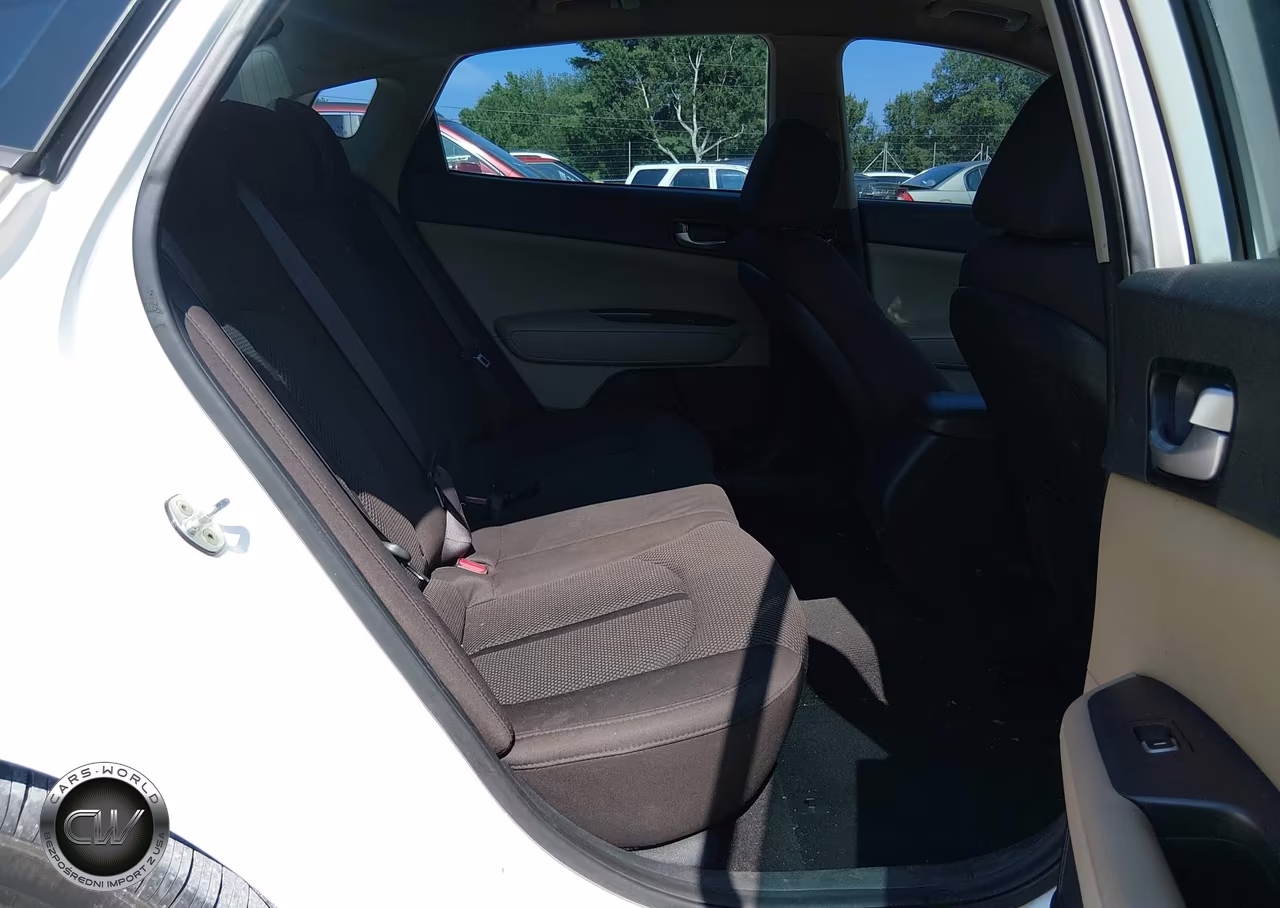 2016 Kia Optima Lx VIN:KNAGT4L35G5077542 - 8