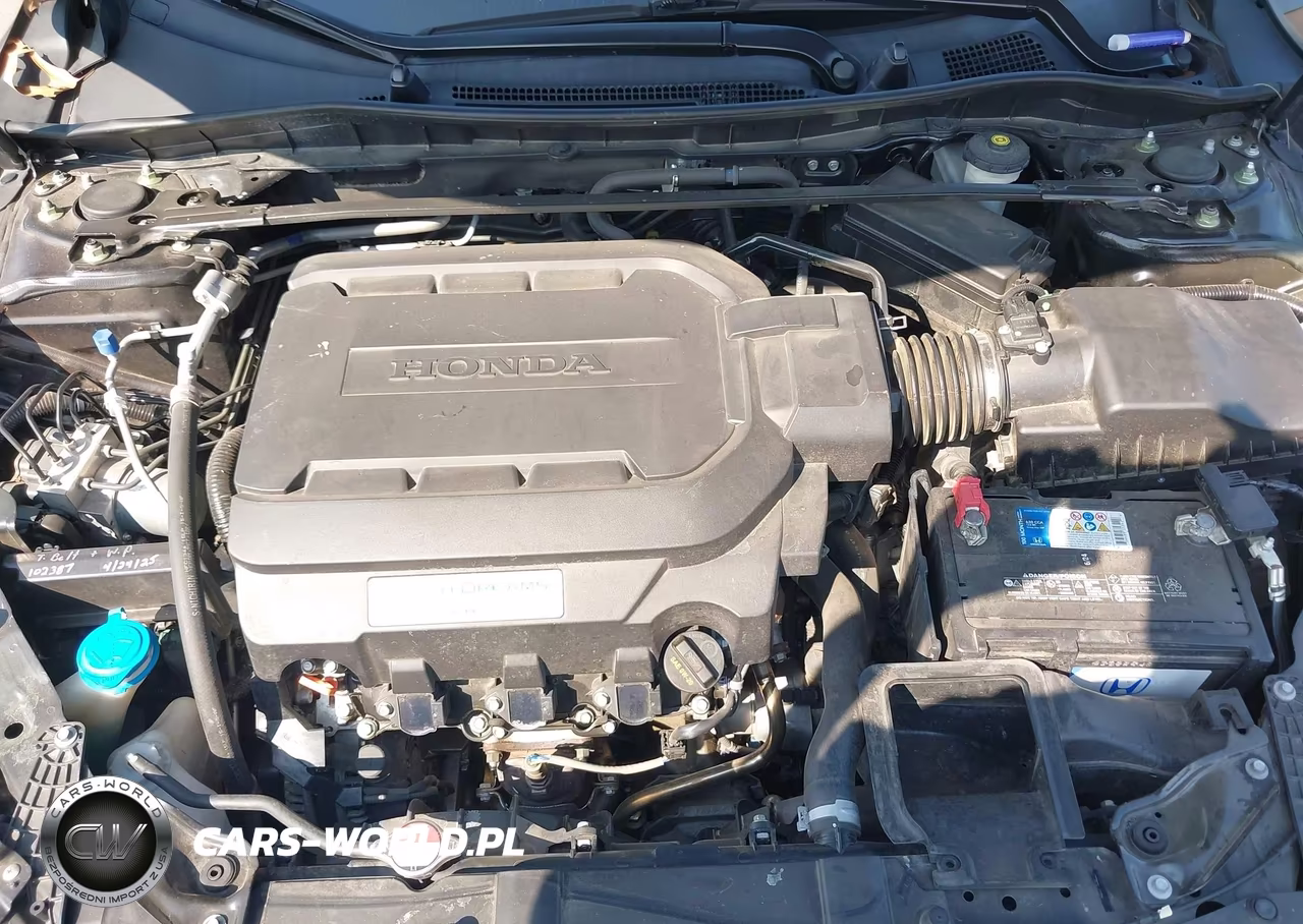 2016 Honda Accord Touring VIN:1HGCR3F97GA021136 - 10