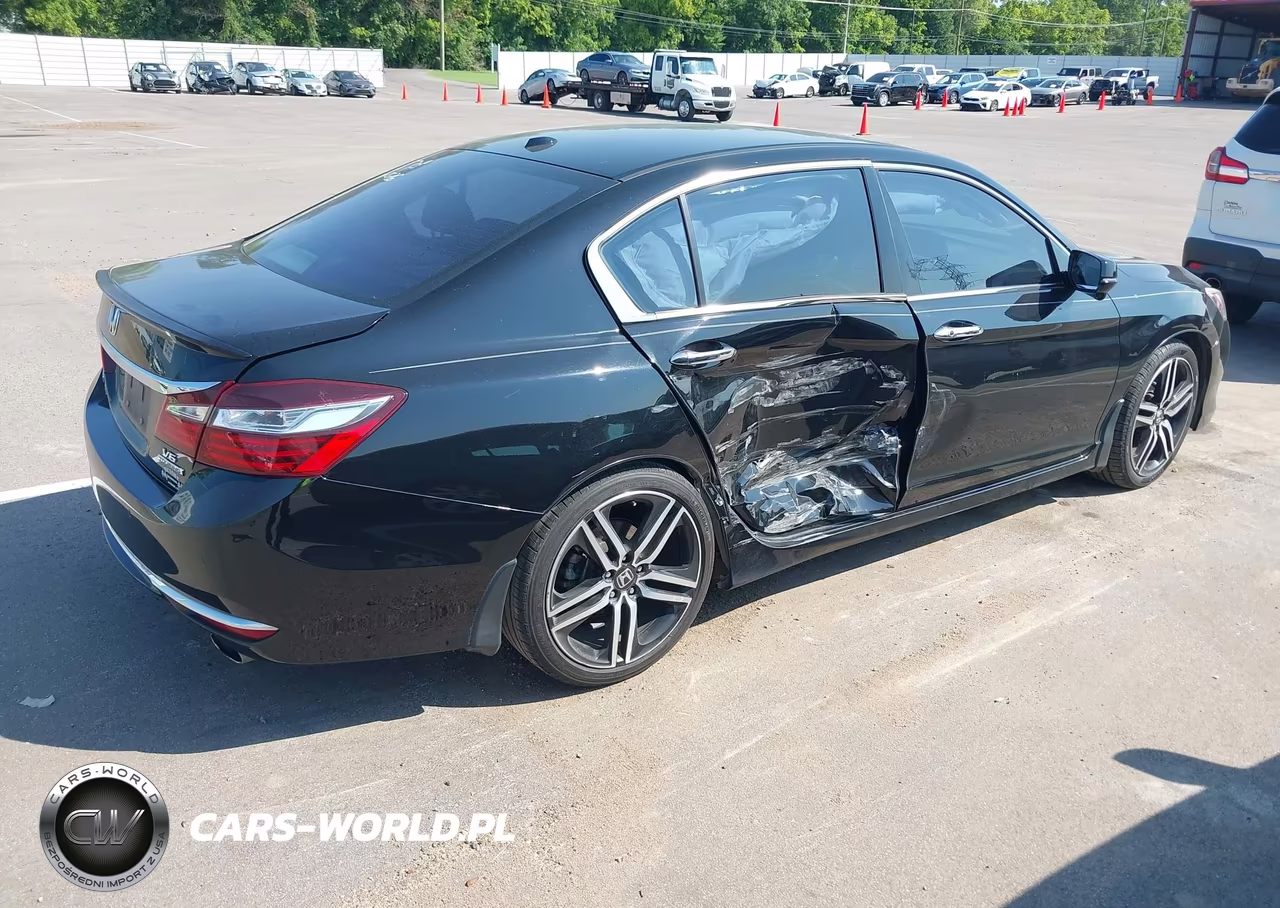 2016 Honda Accord Touring VIN:1HGCR3F97GA021136 - 4