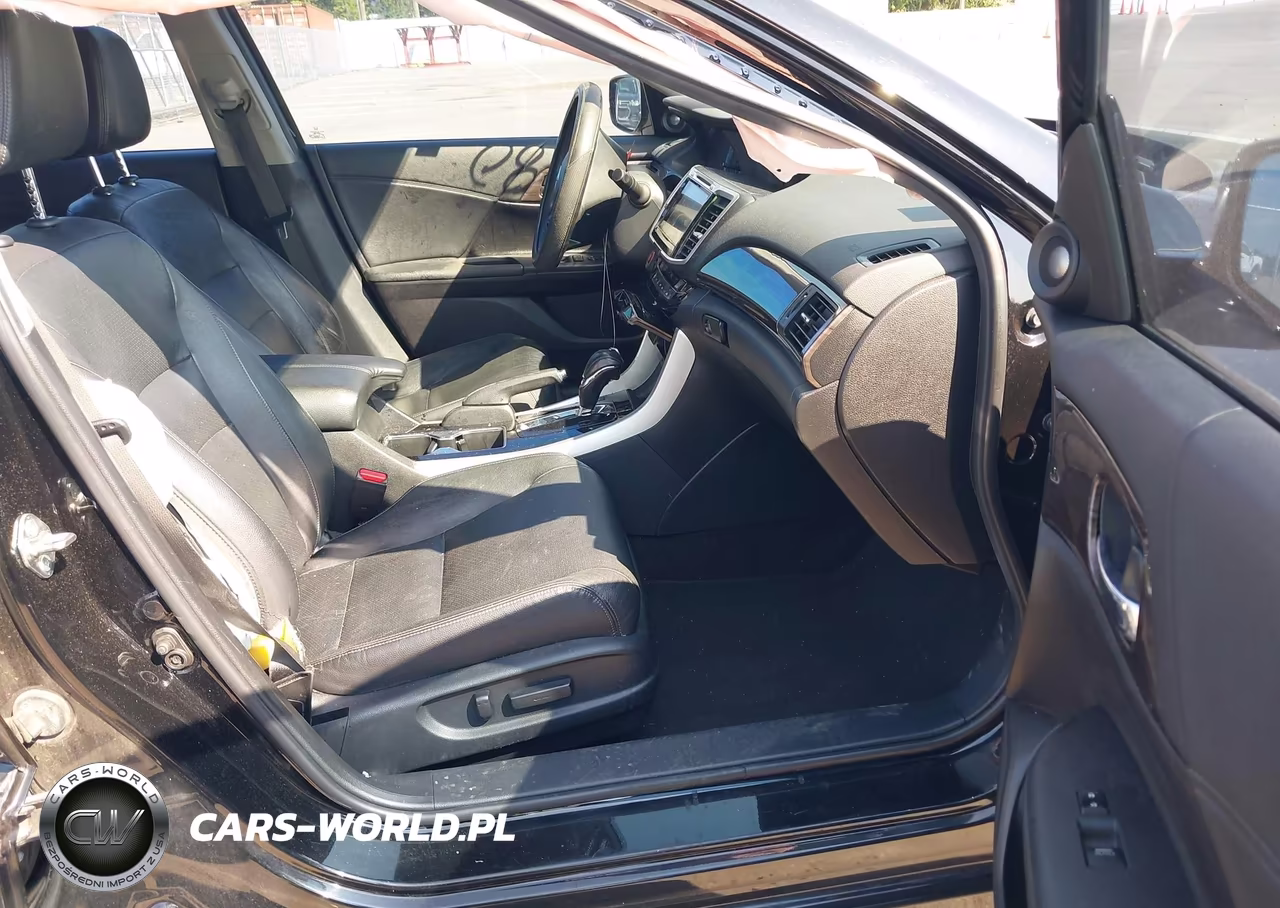 2016 Honda Accord Touring VIN:1HGCR3F97GA021136 - 5