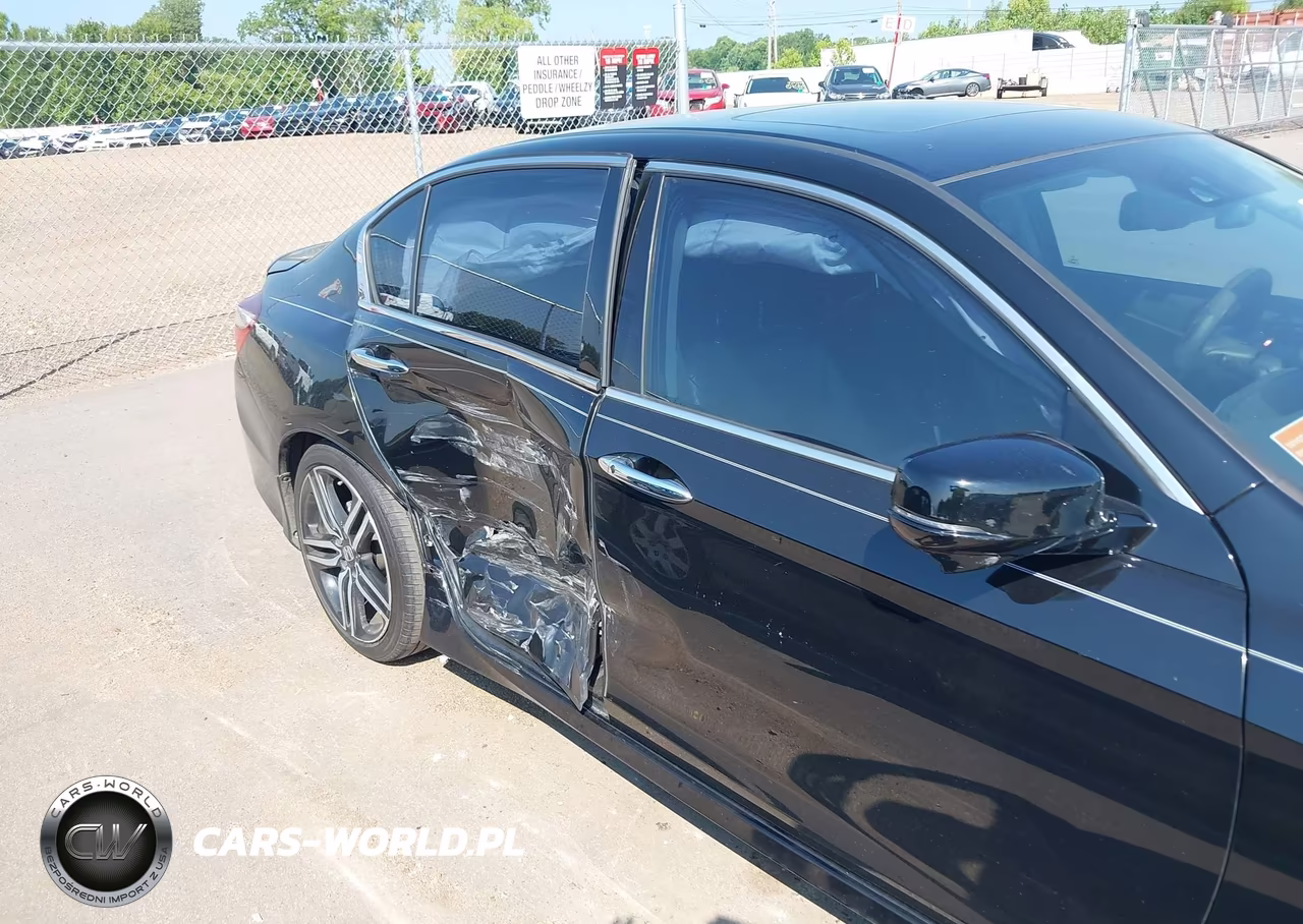 2016 Honda Accord Touring VIN:1HGCR3F97GA021136 - 6