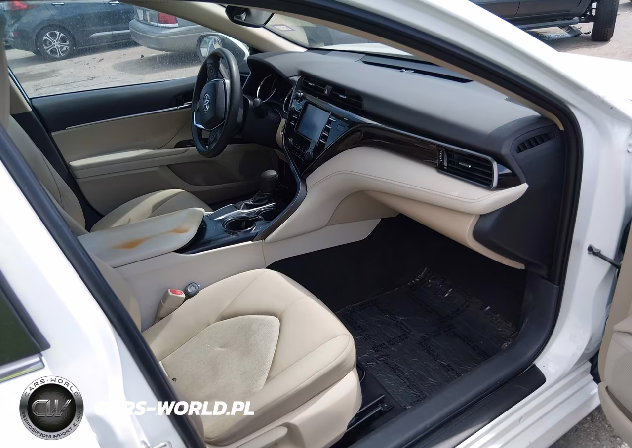 2019 Toyota Camry Le VIN:4T1B11HK9KU259837 - 5