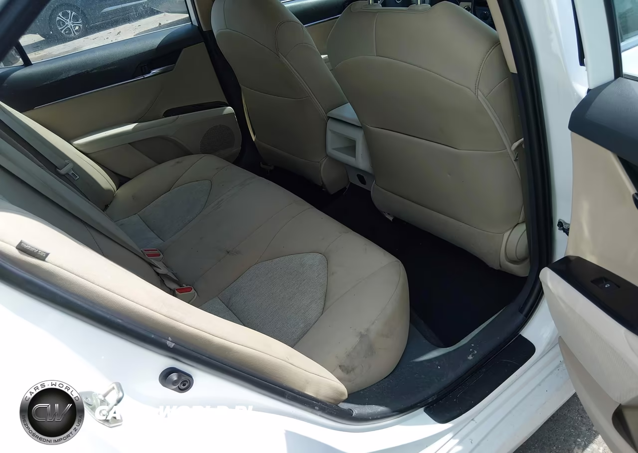 2019 Toyota Camry Le VIN:4T1B11HK9KU259837 - 8