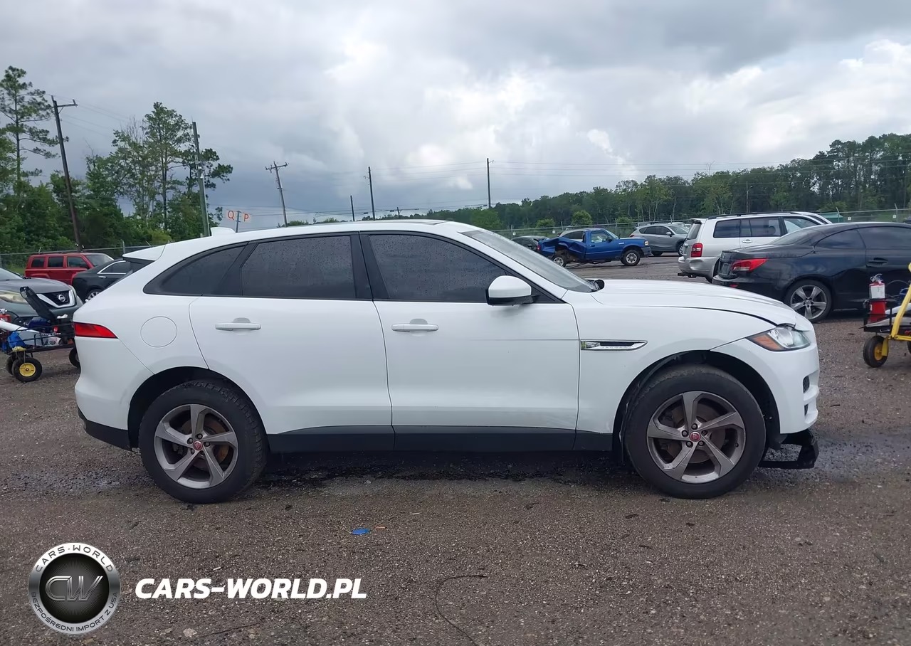 2017 Jaguar F-Pace 35T Premium VIN:SADCJ2BV5HA092120 - 13