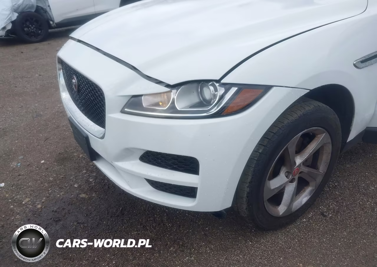 2017 Jaguar F-Pace 35T Premium VIN:SADCJ2BV5HA092120 - 6