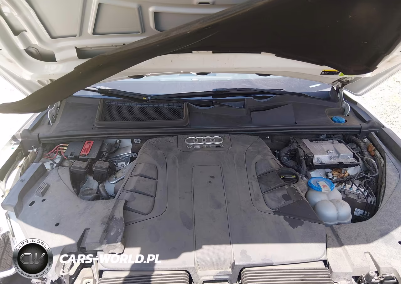2017 Audi Q7 3.0T Premium VIN:WA1LAAF77HD030339 - 10