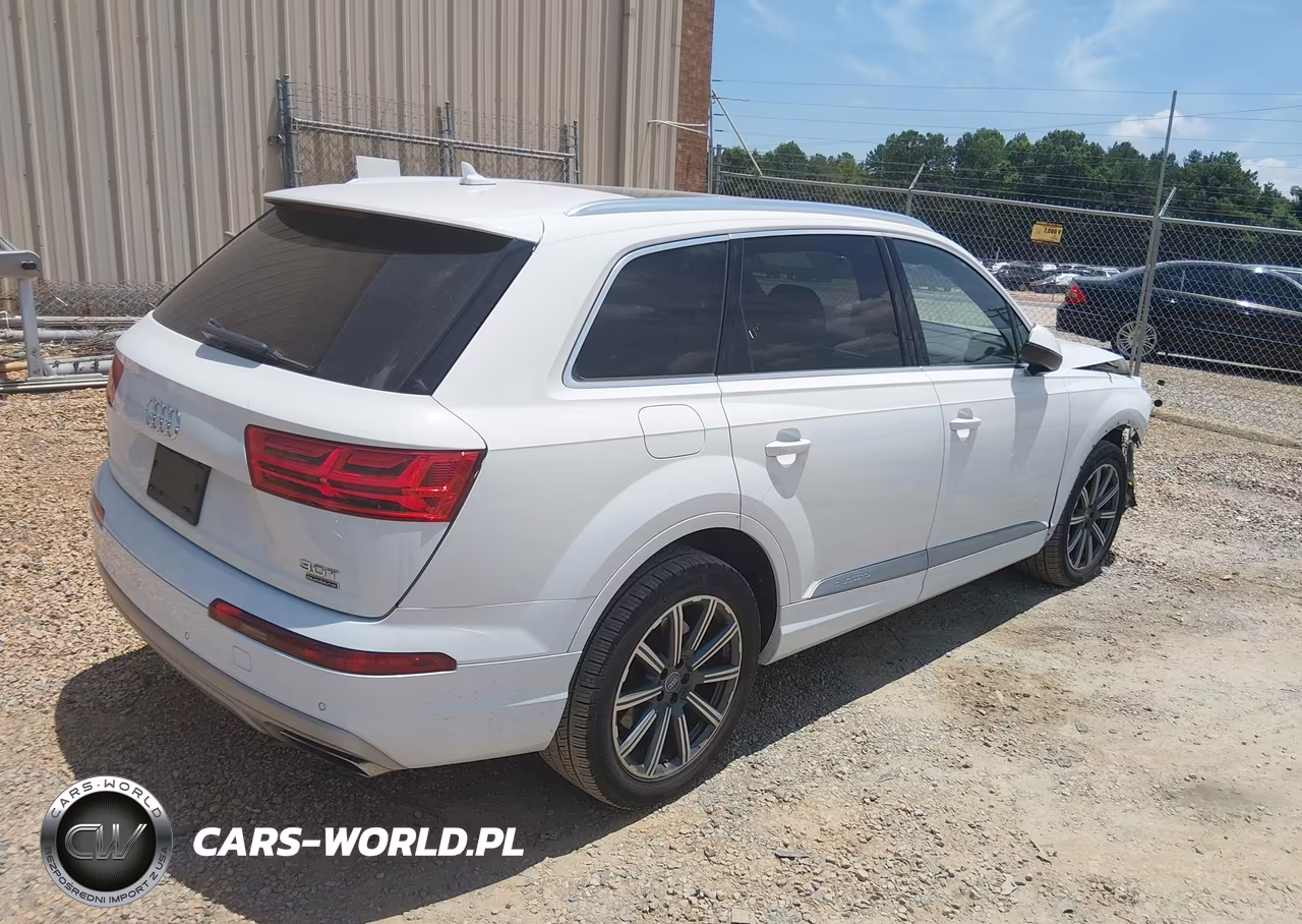 2017 Audi Q7 3.0T Premium VIN:WA1LAAF77HD030339 - 4