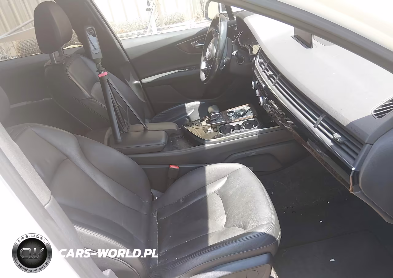 2017 Audi Q7 3.0T Premium VIN:WA1LAAF77HD030339 - 5