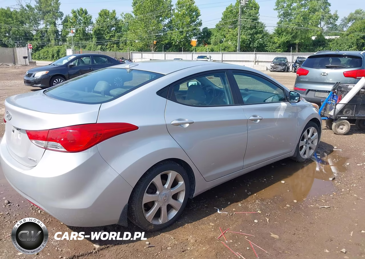 2013 Hyundai Elantra Limited VIN:5NPDH4AE7DH323322 - 4