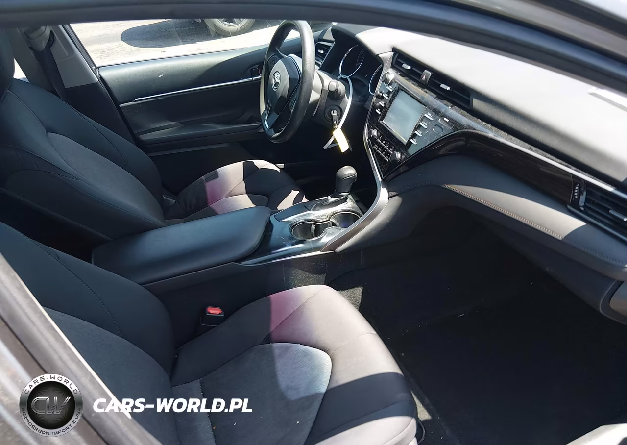 2019 Toyota Camry Le VIN:4T1B11HKXKU259510 - 5