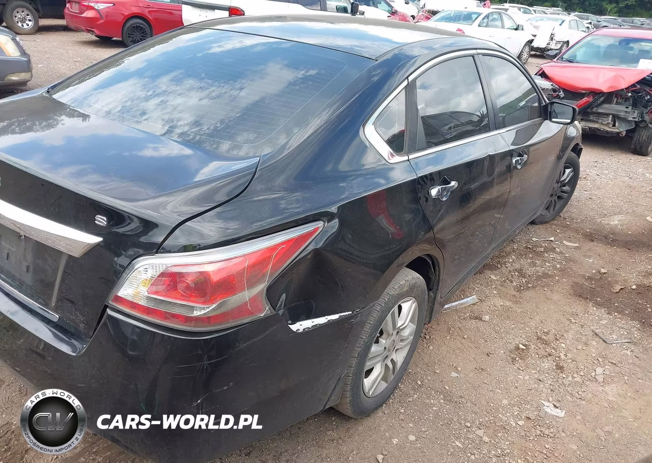 2015 Nissan Altima 2.5 S VIN:1N4AL3AP5FN332669 - 4
