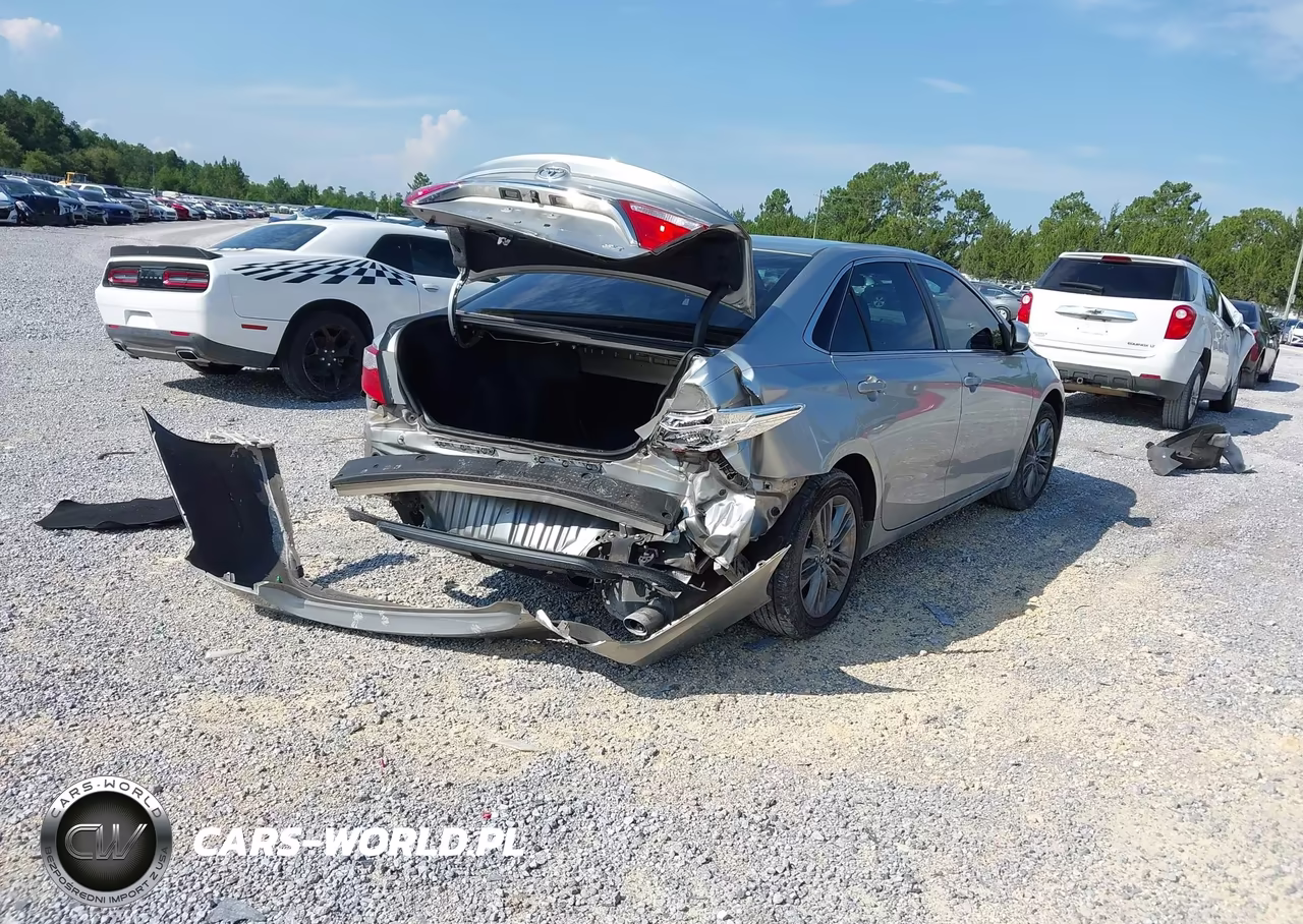 2017 Toyota Camry Se VIN:4T1BF1FK6HU338329 - 4