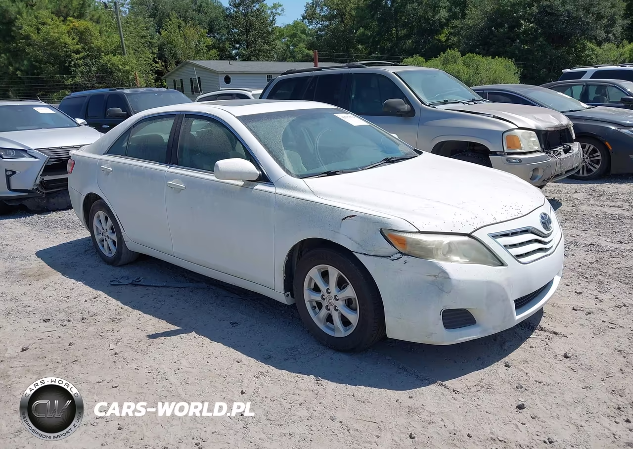 2010 Toyota Camry Le – zdjęcie 1 z 13