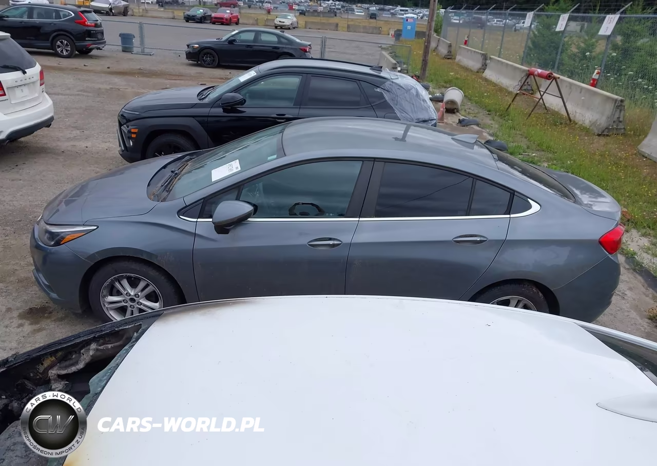 2018 Chevrolet Cruze Lt Auto VIN:1G1BE5SM5J7116724 - 14