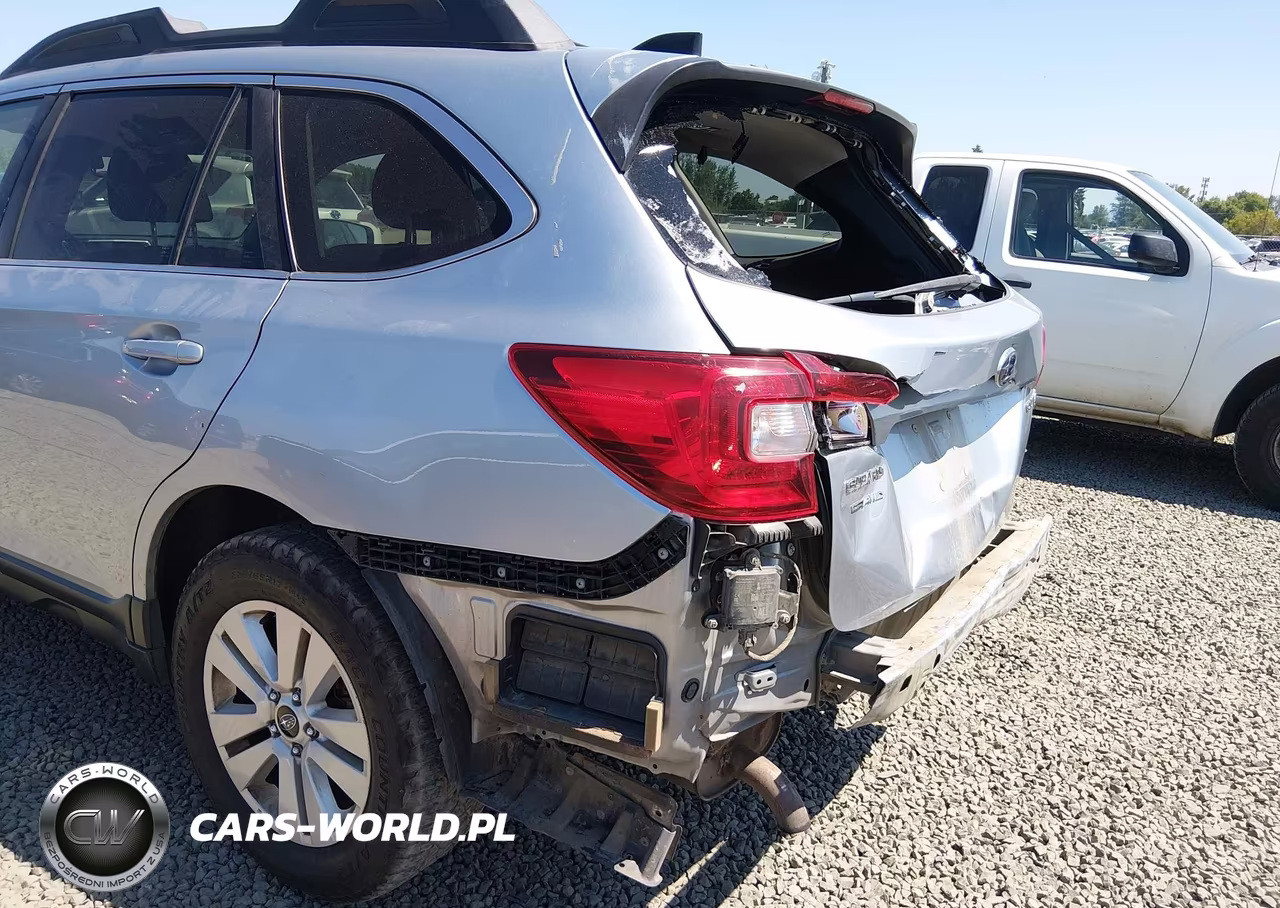 2019 Subaru Outback 2.5I Premium VIN:4S4BSAFC6K3345329 - 18