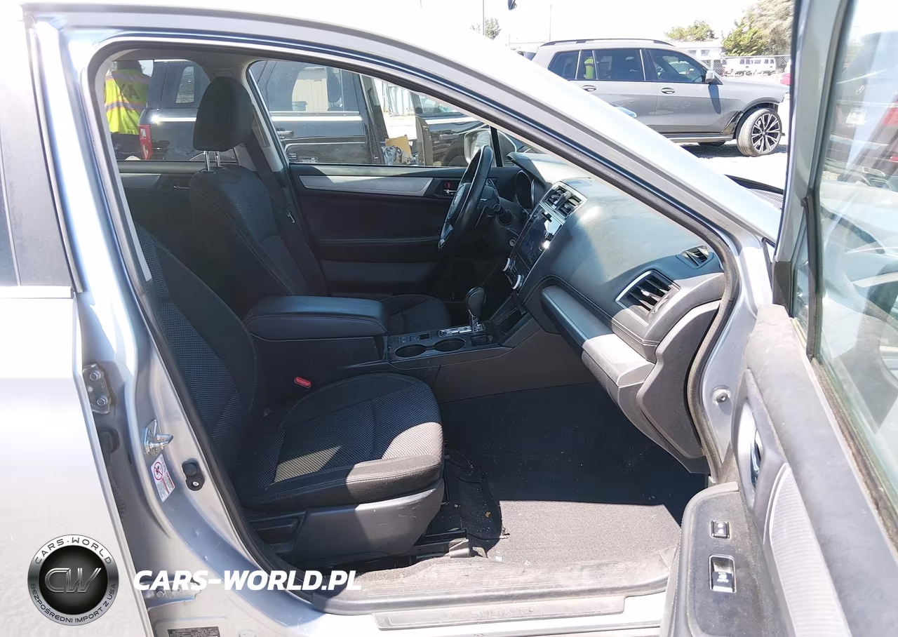 2019 Subaru Outback 2.5I Premium VIN:4S4BSAFC6K3345329 - 5