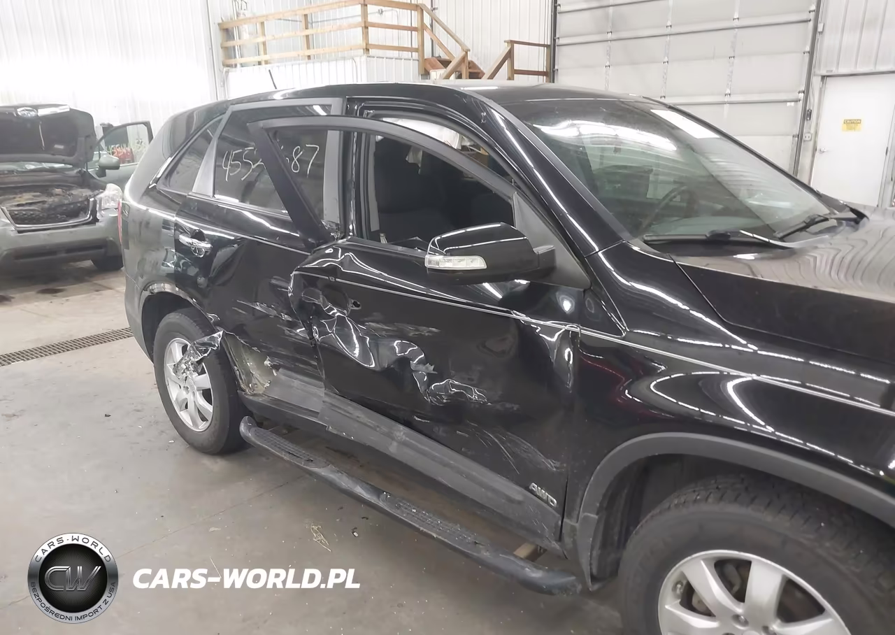 2011 Kia Sorento Lx VIN:5XYKTCA15BG180775 - 12