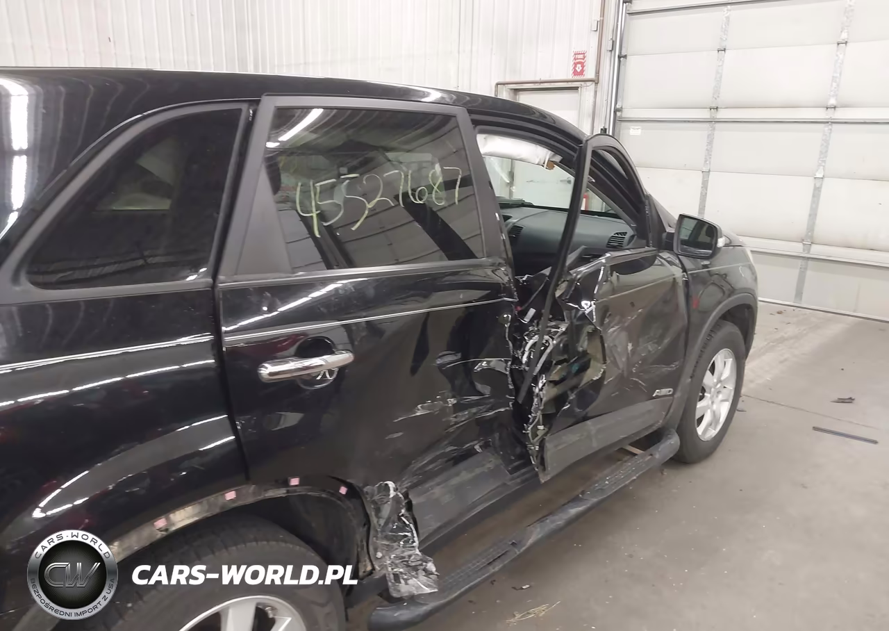 2011 Kia Sorento Lx VIN:5XYKTCA15BG180775 - 13