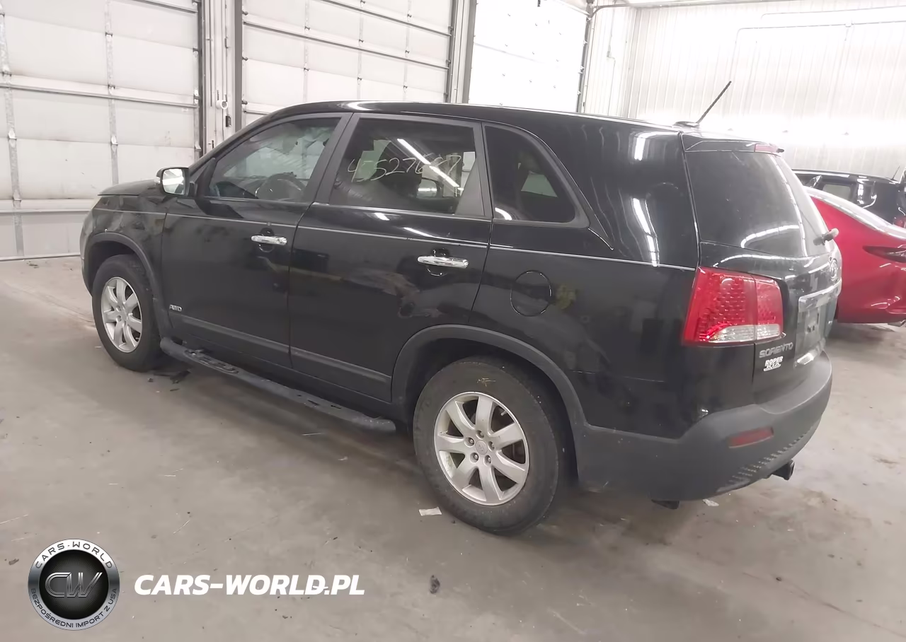 2011 Kia Sorento Lx VIN:5XYKTCA15BG180775 - 3
