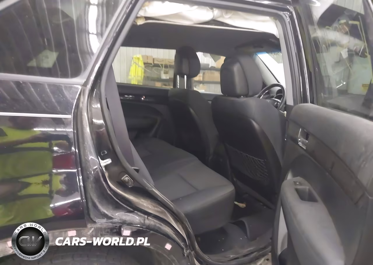 2011 Kia Sorento Lx VIN:5XYKTCA15BG180775 - 8