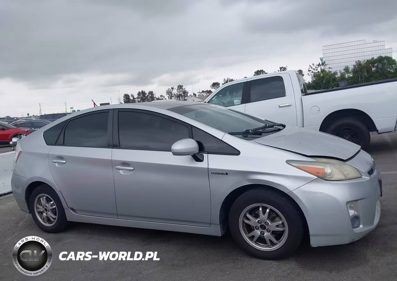 2011 Toyota Prius Two VIN:JTDKN3DU7B0264246 - 13