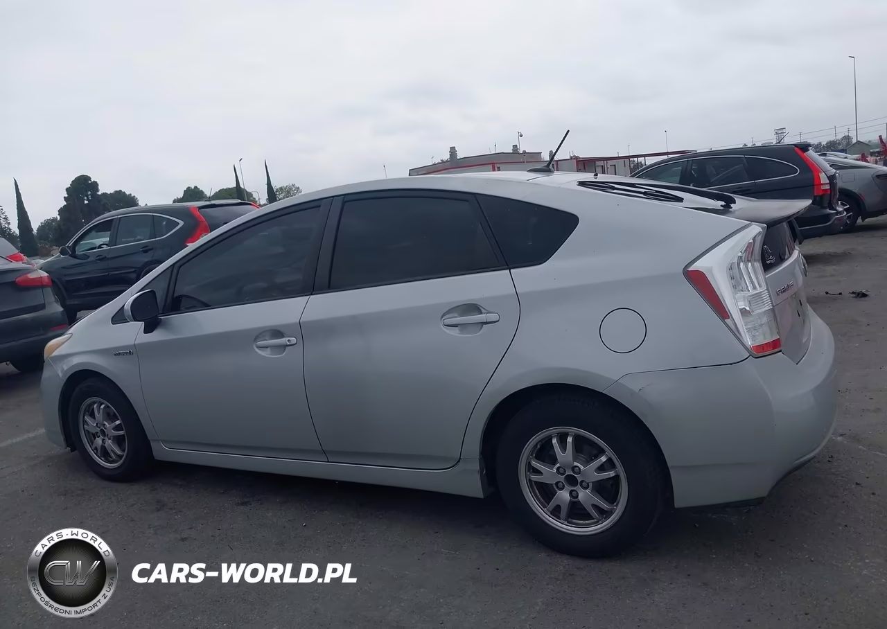 2011 Toyota Prius Two VIN:JTDKN3DU7B0264246 - 14