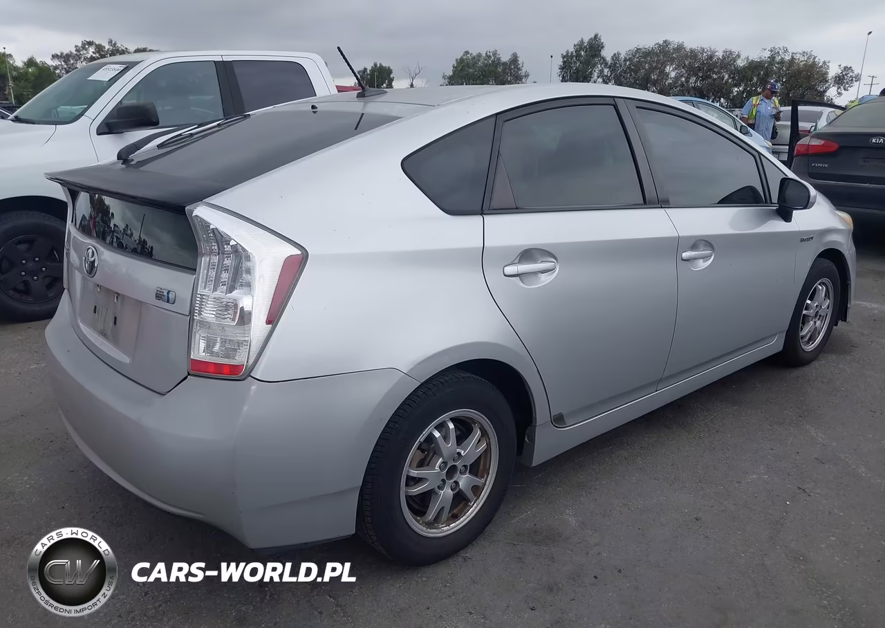 2011 Toyota Prius Two VIN:JTDKN3DU7B0264246 - 4