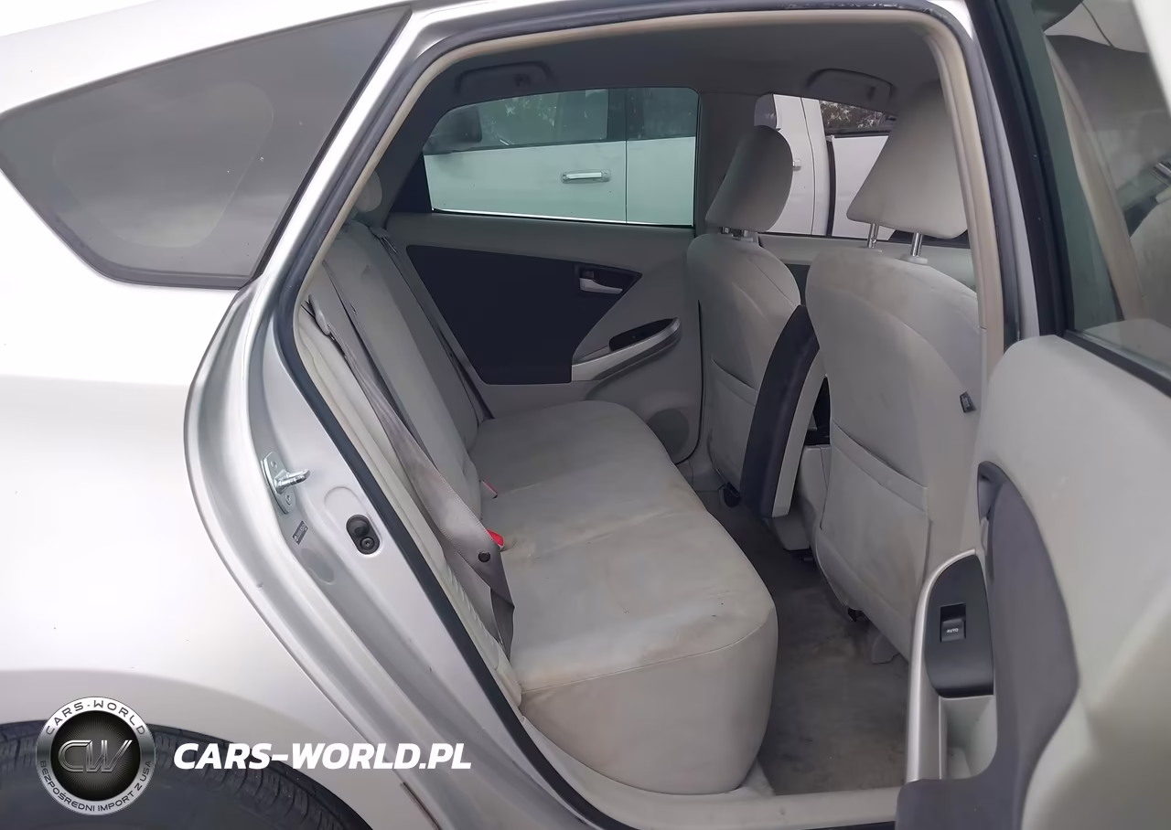 2011 Toyota Prius Two VIN:JTDKN3DU7B0264246 - 8