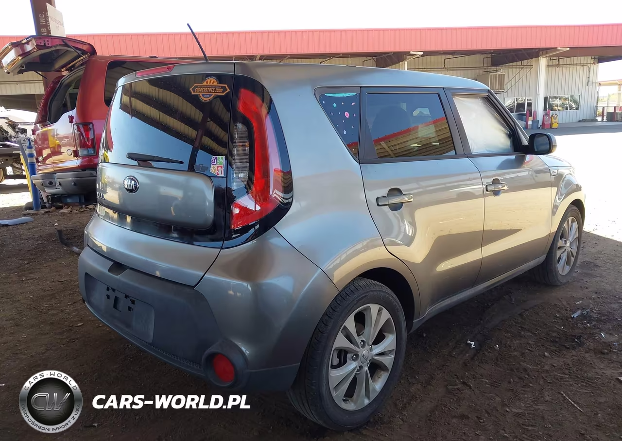 2015 Kia Soul + VIN:KNDJP3A53F7184572 - 4