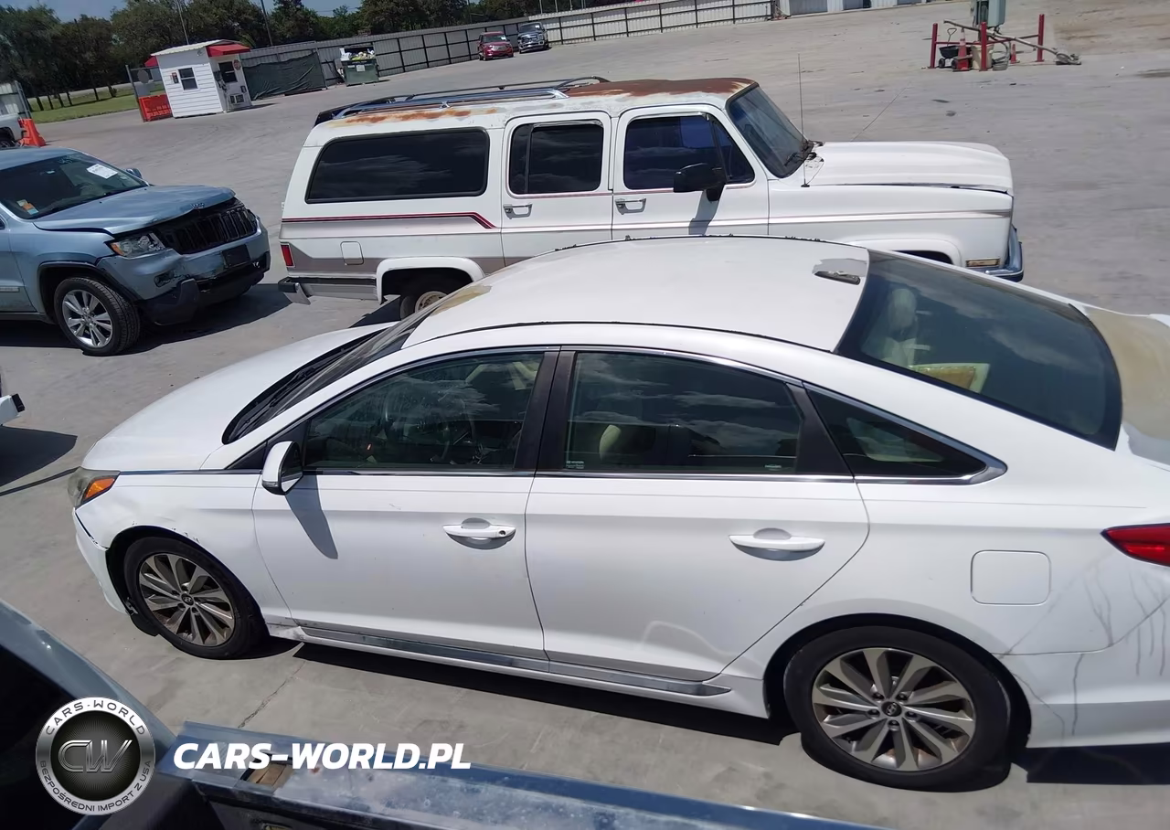 2015 Hyundai Sonata Sport VIN:5NPE34AF5FH092919 - 14