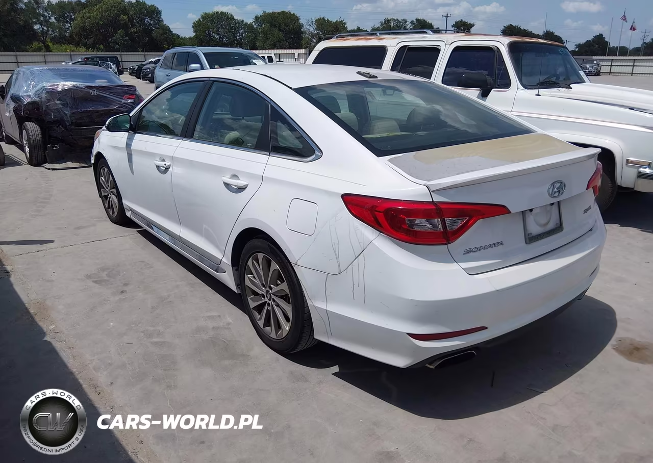 2015 Hyundai Sonata Sport VIN:5NPE34AF5FH092919 - 3