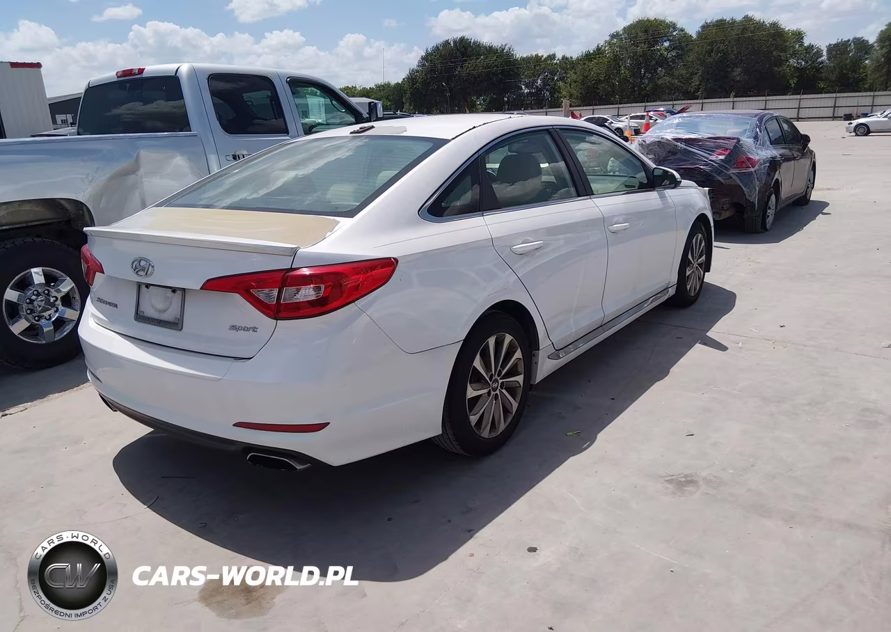 2015 Hyundai Sonata Sport VIN:5NPE34AF5FH092919 - 4