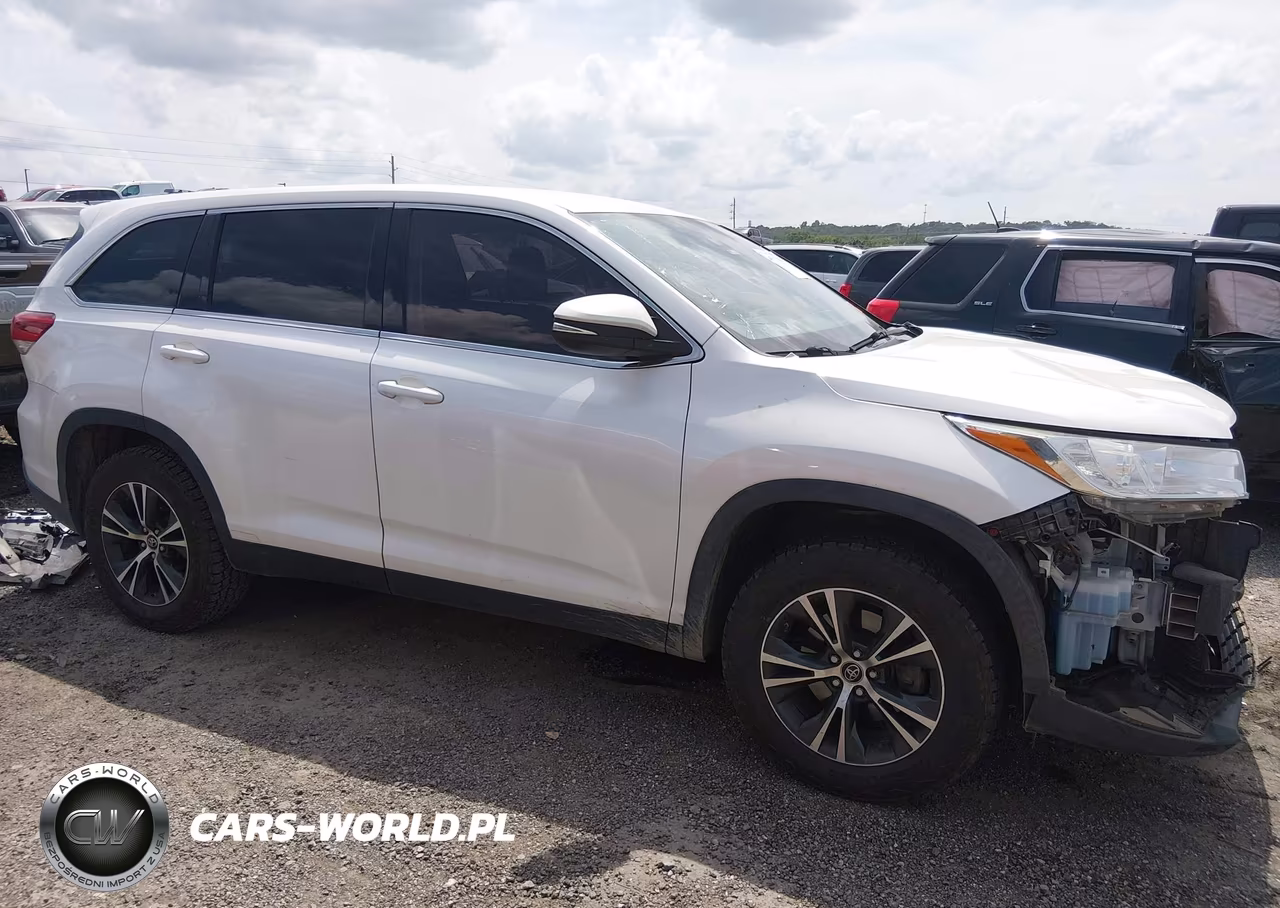 2019 Toyota Highlander Le VIN:5TDZARFH2KS047195 - 13