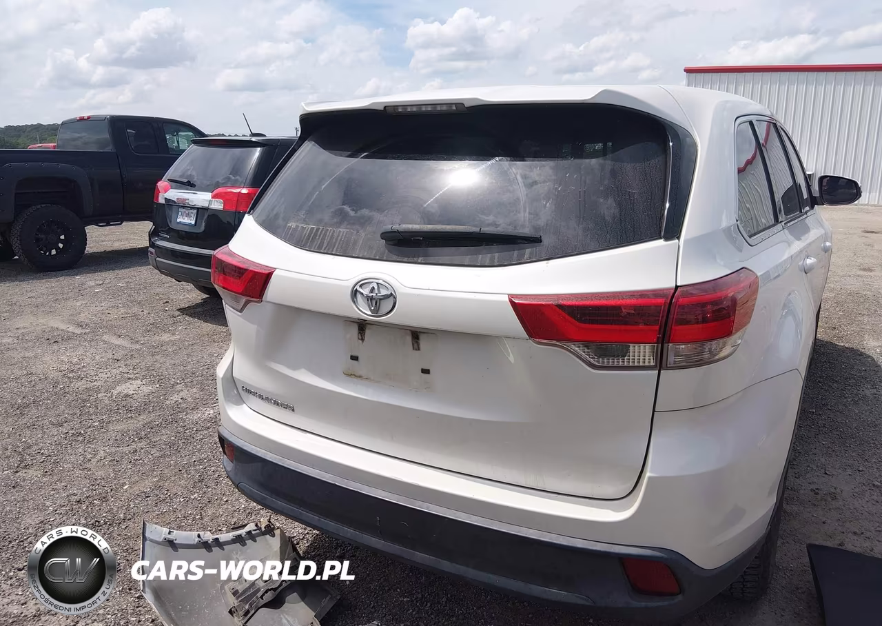 2019 Toyota Highlander Le VIN:5TDZARFH2KS047195 - 16